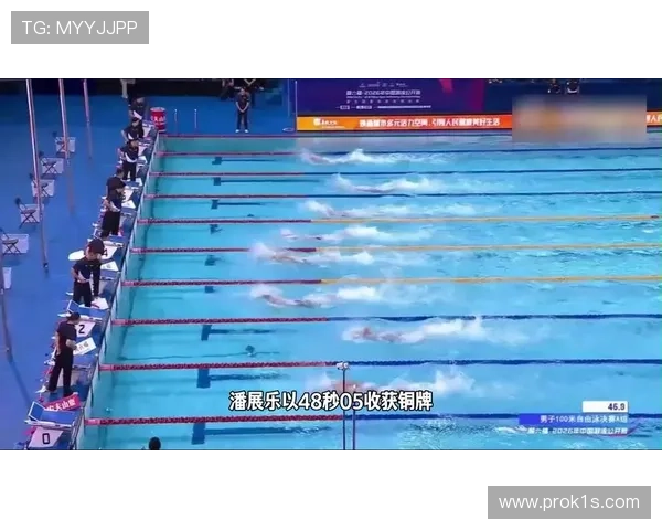 潘展乐训练完直接去吃十块钱盒饭，网友吵翻了