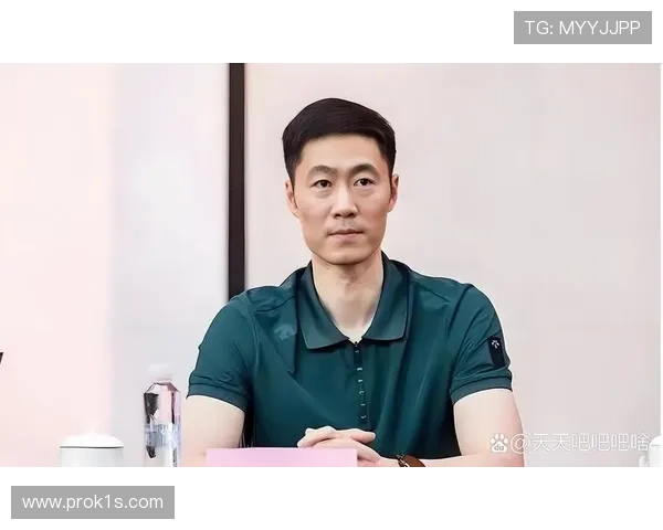 王励勤退役后住上海老小区，邻居说他每天六点拎菜回家